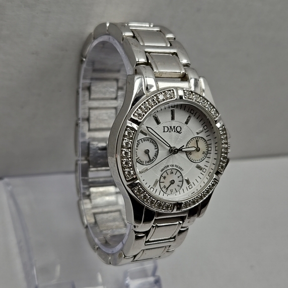 Women’s DMQ Dress Watch Silver Tone Crystal Bezel Multifunction Dial New Battery - Picture 3 of 9